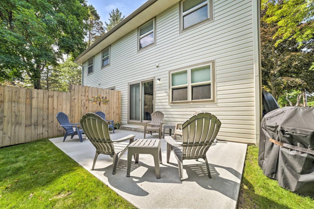 Harbor Springs Retreat With Grill About 1 Mi To Beach! Exterior photo